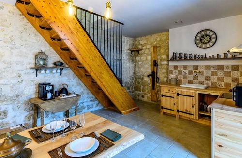 Vauxaillon House | Rustic barn in the countryside. Perfect for recharging your batteries!