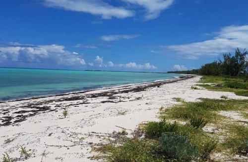 Caicos Islands Cottage | Rustic Beachfront Escape in Bambarra