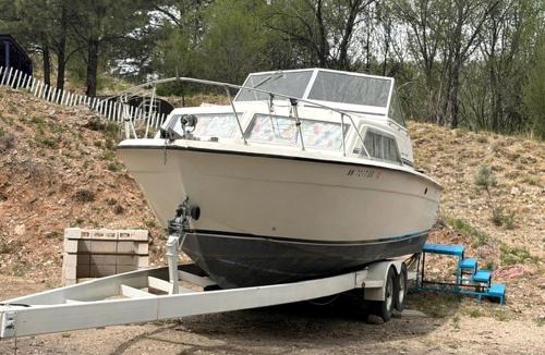 Mayhill Boat Rental | Rustic Boat Glamping Retreat with Mountain Views near Rio Peñasco in Mayhill, New Mexico