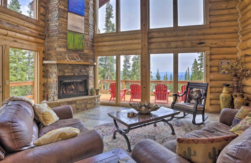 Quandary Village Cabin | Rustic Breckenridge Escape w/ Hot Tub & MTN Views!