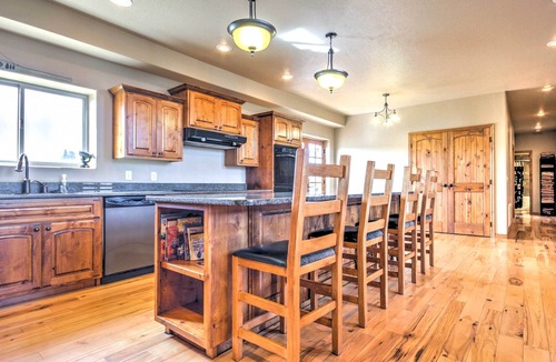 Hatch House | Rustic Bryce Canyon Home w/Deck on Sevier River!