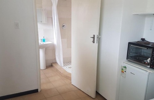 Milnerton Bed & Breakfast | Rustic Budget DBL Room
