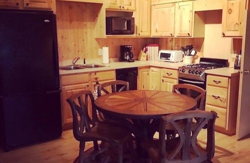 Pequot Lakes Cabin | Rustic Bunkhouse on Lake Ossawinnamakee with lots of amenities!