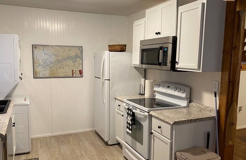Scottsboro Cabin | Rustic Cabin Close to Lake Guntersville - Mink Creek