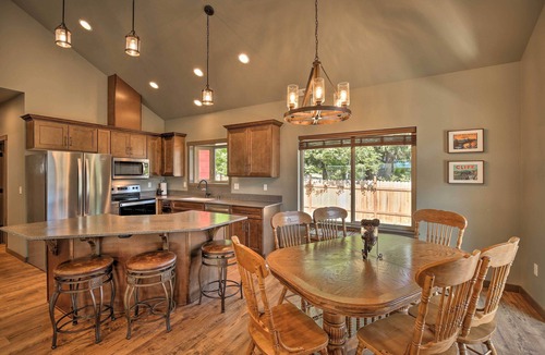 Packwood Cottage | Rustic Cabin Near Mt Rainier: Fire Pit & Bbq!