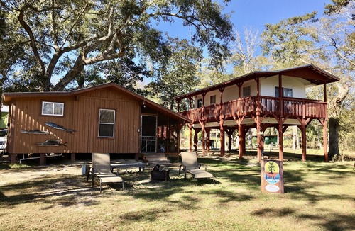 Thomas Drive Cabin | Rustic Cabin on the River