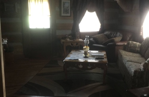 Gainesboro Cabin | Rustic cabin over looking Cordell Hull Lake