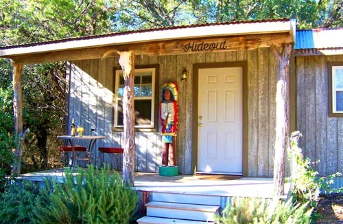 Leander Cabin | Rustic Cabin Rental for a Romantic Countryside Retreat near Austin, Texas