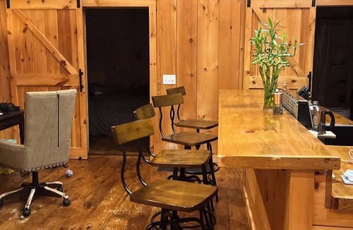 Concord Cabin | Rustic cabin-style on RIVER Northwest of Concord Nh within minutes of Penecook