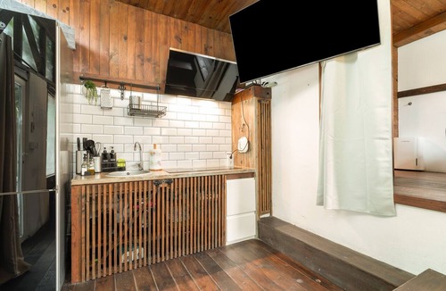 Cambre House | Rustic Cabin with Pools and Stunning Views