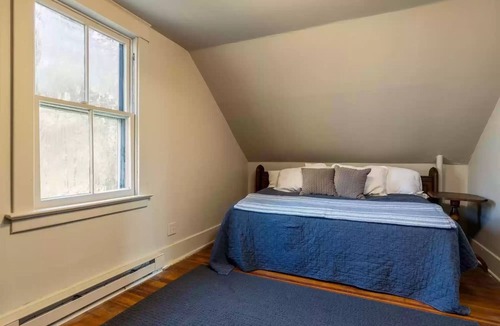 Catskill House | Rustic Catskill cottage, 10 min to Hudson, 30 minutes to popular ski area skiing
