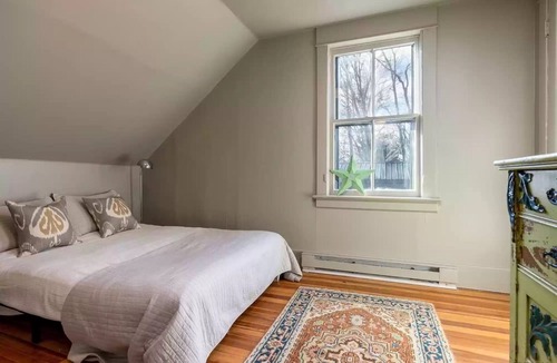 Catskill House | Rustic Catskill cottage, 10 min to Hudson, 30 minutes to popular ski area skiing
