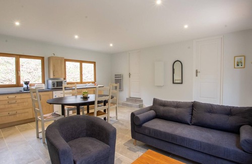Saint-Pompont Cottage | Rustic chalet with terrace and WiFi in the heart of the Black Périgord