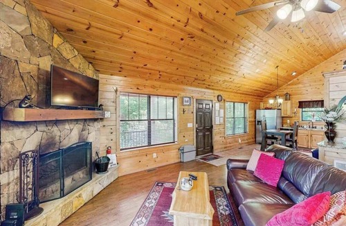 Sautee Nacoochee Cabin | Rustic Charm Cabin Helen