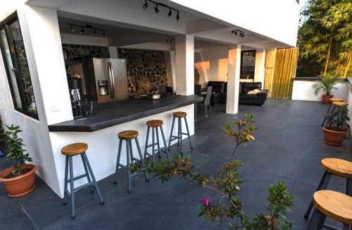 Jaibalito Apartment | Rustic Charm Cliffside Retreat
