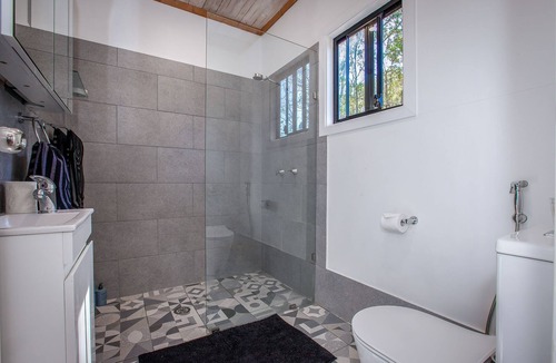St. Albans House | Rustic Charm Meets Natural Beauty