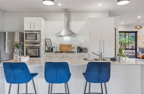 St. Albans House | Rustic Charm Meets Natural Beauty