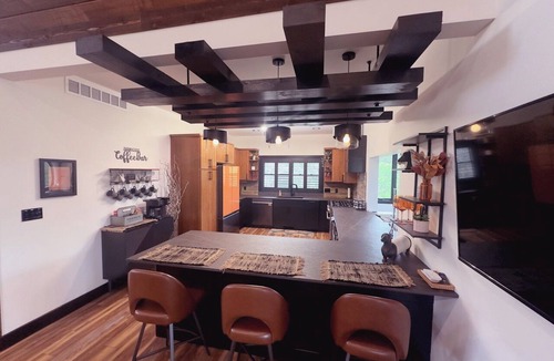 St. James House | Rustic charm meets modern comfort on 154 acres of Missouri countryside.
