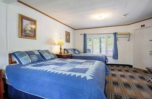 Cherokee Hotel | Rustic Charm & River Views In Your Nature-Ready Room For Mountain Stays