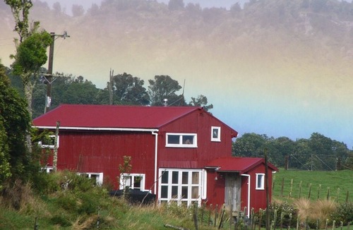 Raurimu House | Rustic charming converted barn, 10 minutes from Tongariro National Park
