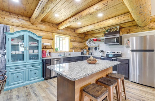 Gusher Cabin | 'Rustic Cliff Ranch' in Uintah Basin: Dogs Welcome