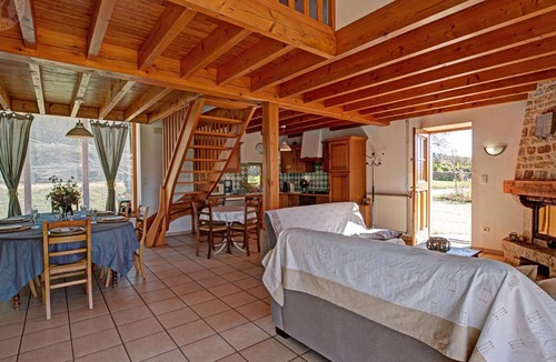 Les Salles Cottage | Rustic cottage for 6 with fireplace and large garden, pets allowed