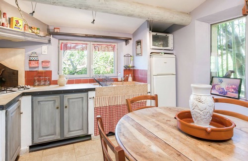 Oppede Cottage | Rustic Cottage in Oppede with Shared Pool