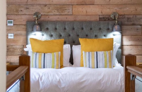 Bryngwran House | Rustic Couples Retreat I Hot Tub I Private Estate
