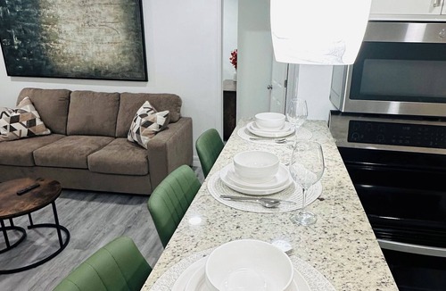 Bayshore Gardens House | Rustic Cozy Duplex Unit Near IMG & Beaches
