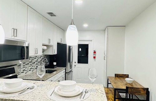 Bayshore Gardens House | Rustic Cozy Duplex Unit Near IMG & Beaches