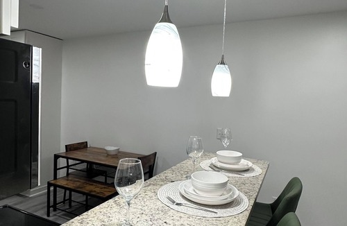 Bayshore Gardens House | Rustic Cozy Duplex Unit Near IMG & Beaches