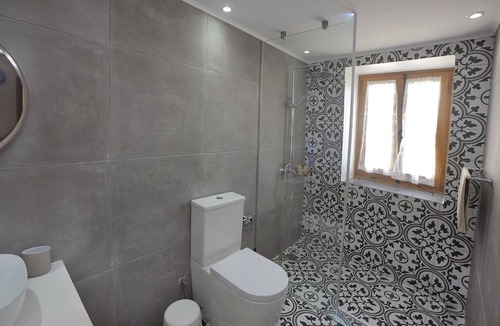 Agios Theodoros Cabin | Rustic Heritage Suite
