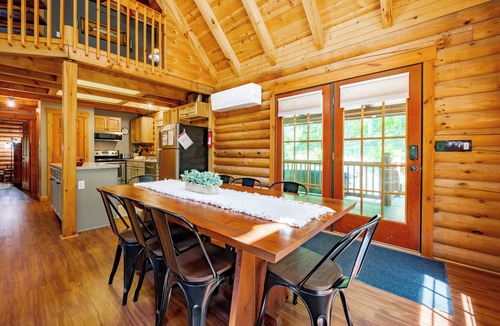 North Glade Hills House | Rustic Deep Creek Cabin w/Fire Pit & Hot Tub