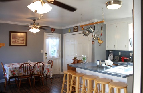 Bruington House | Rustic Elegance: 1800s Farmhouse on 200 Acres w/All the Comforts of Home