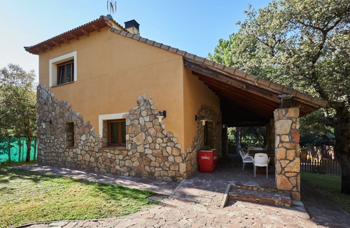 Pinar de Navares Cottage | Rustic Elegance by Ávila