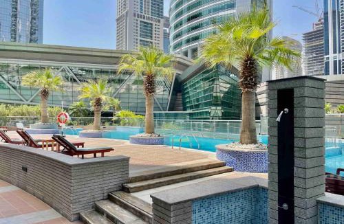 Jumeirah Lake Towers Apartment | Rustic Elegance By The Lake Studio Cabin In Jlt