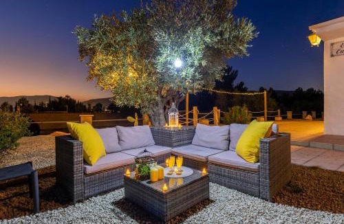 Ibi Villa | Rustic Escape by Fidalsa