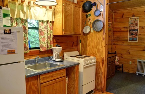 Cherokee House | Rustic Family-Friendly Log Cabin in the Smoky Mountains, North Carolina