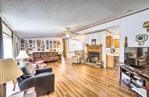 Sugar Grove House | Rustic Family Home + Acreage ~ 20 Mi Hocking Hills