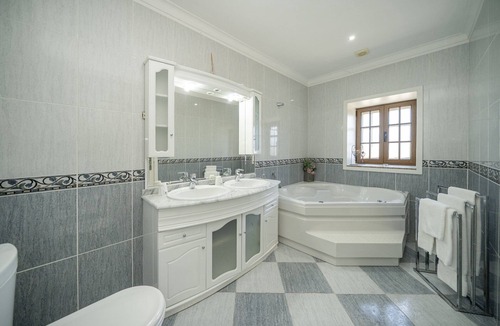 Povoa de Lanhoso House | Rustic farm with swimming pool and playground!