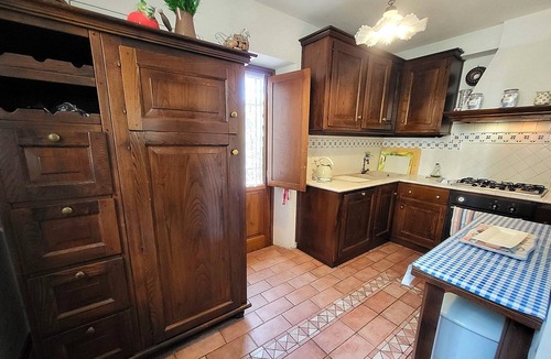 Castelnuovo di Garfagnana House | Rustic farmhouse , private pool 5 bedrooms, walk to restaurant, mountain views!