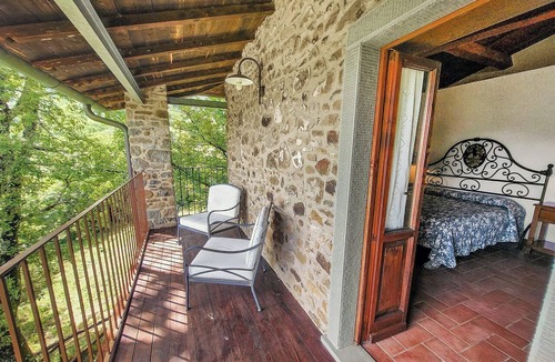 Castelnuovo di Garfagnana House | Rustic farmhouse , private pool 5 bedrooms, walk to restaurant, mountain views!