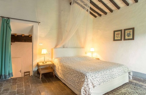 Bacchereto House | Rustic Farmhouse Stay, Carmignano