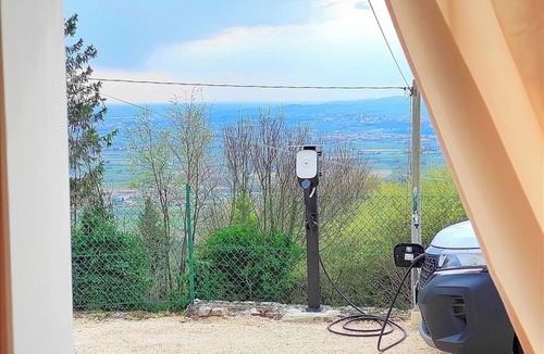 Sarmede House | Rustic forest house on the hill between fig trees