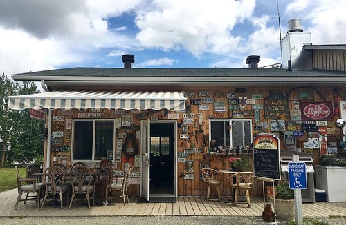 Tagish Cabin | Rustic Getaway Cabin with Complimentary Wi-Fi near Whitehorse, Yukon