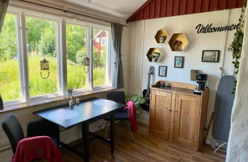 Munkfors Apartment | Rustic Haven Bed and Breakfast -Entire Private Apartment 2km from Klarälvsbanan and Swimming area