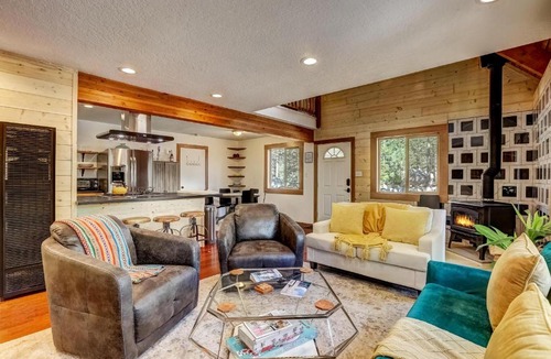 Christmas Valley House | Rustic Haven