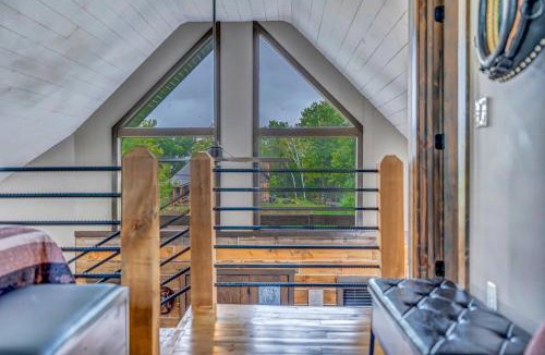 De Soto House | Rustic Hideaway sleeps 4 Hot tub