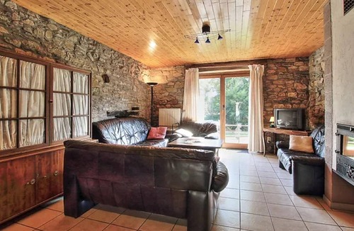 Sainte-Ode House | Rustic holiday home in Sainte-Ode with garden