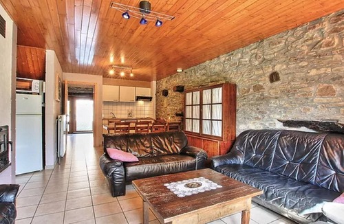 Sainte-Ode House | Rustic holiday home in Sainte-Ode with garden